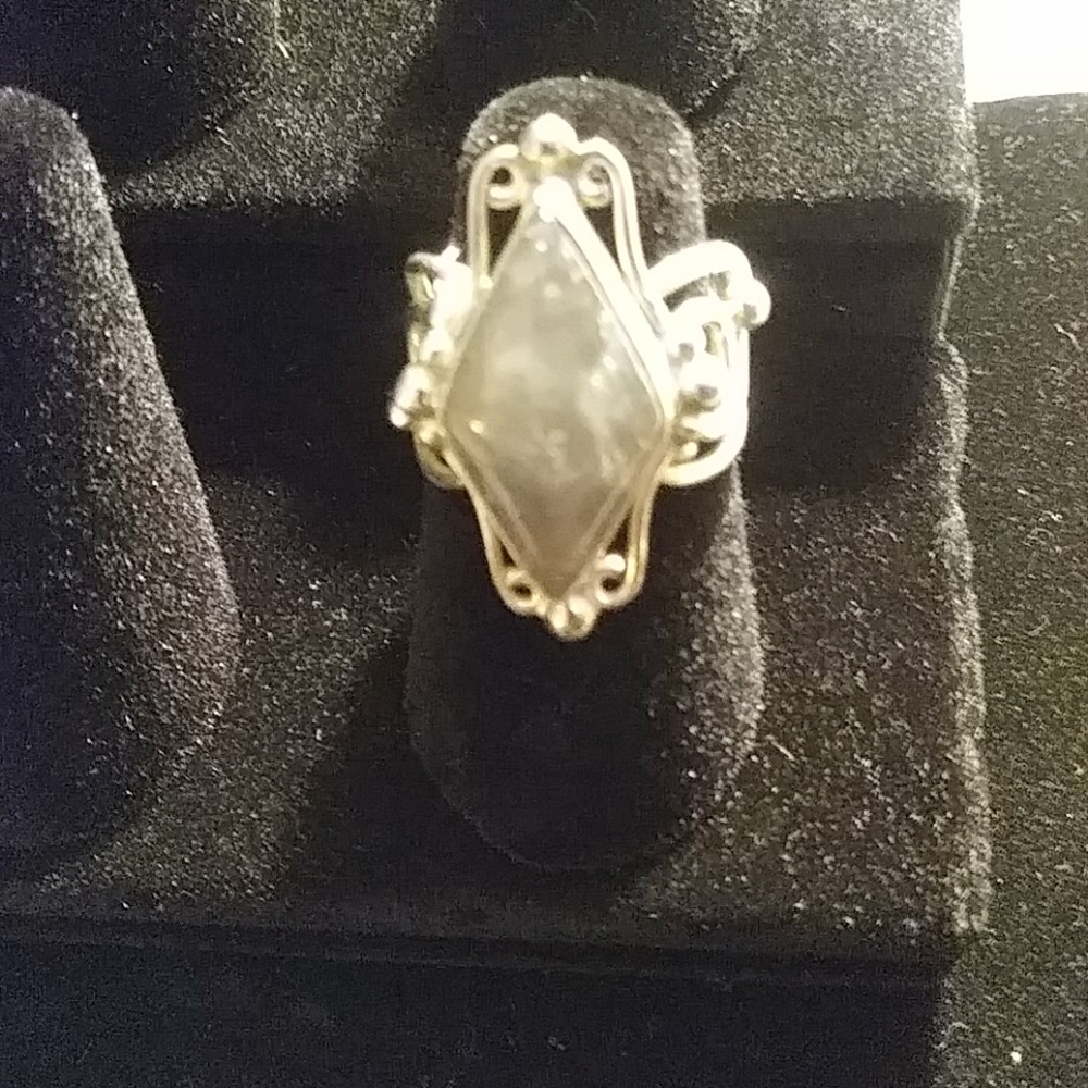 925 Sterling Silver Garnet Cut Antique Ring